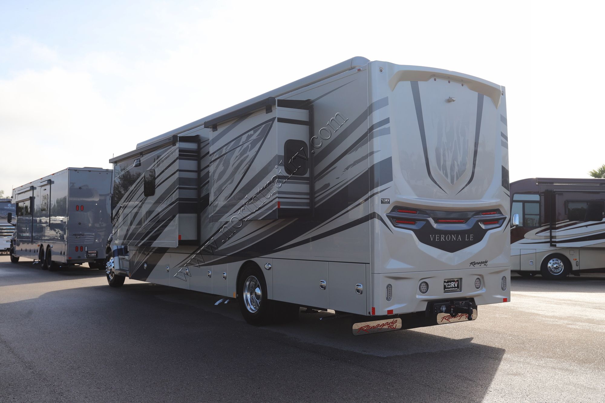 New 2025 Renegade Rv Verona Le 40LRB Super C  For Sale