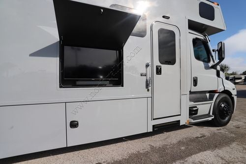 2025 Renegade Rv Classic Garage 2609