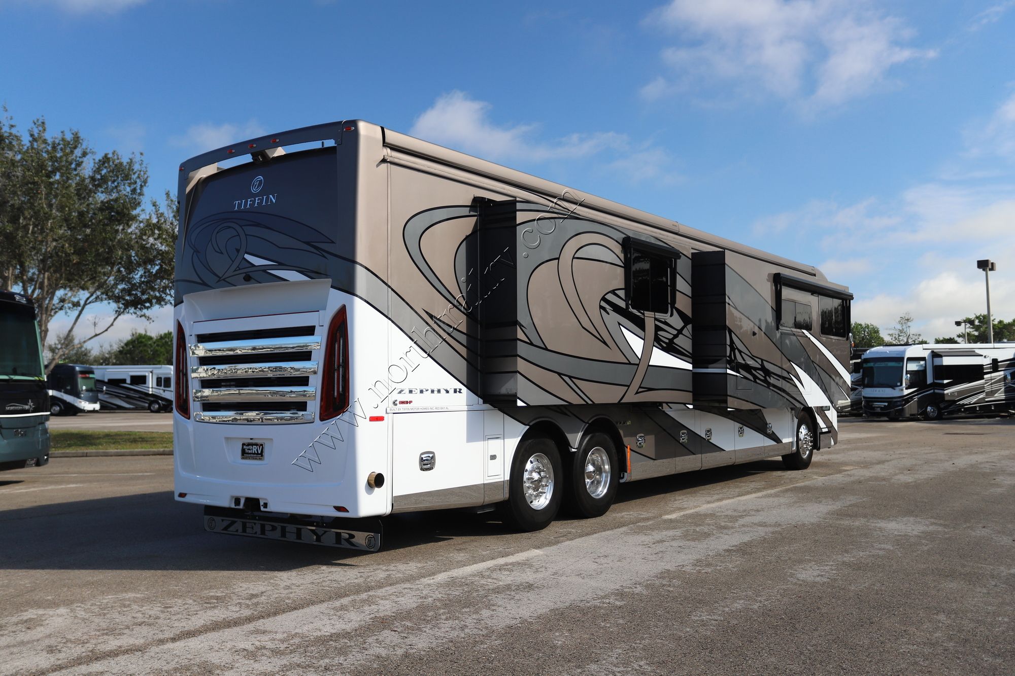 Used 2021 Tiffin Motor Homes Zephyr 45PZ Class A  For Sale