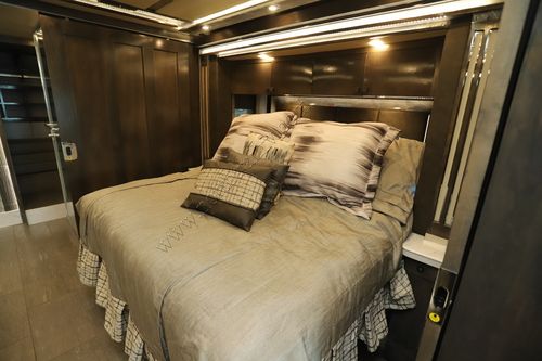 2021 Tiffin Motor Homes Zephyr 45PZ Class A