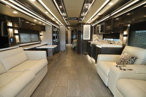 2021 Tiffin Motor Homes Zephyr 45PZ Class A