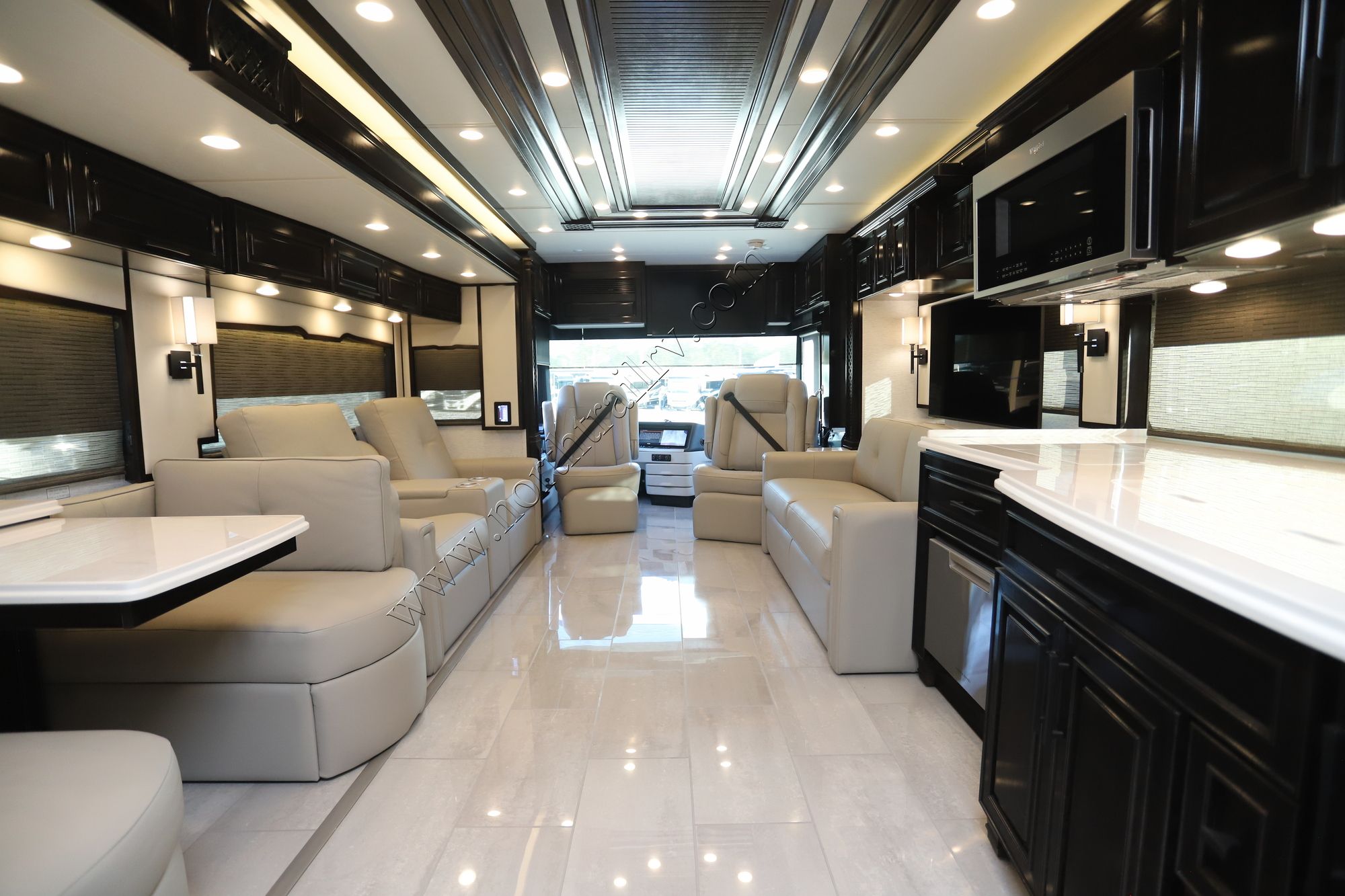 New 2025 Newmar London Aire 4595 Class A  For Sale