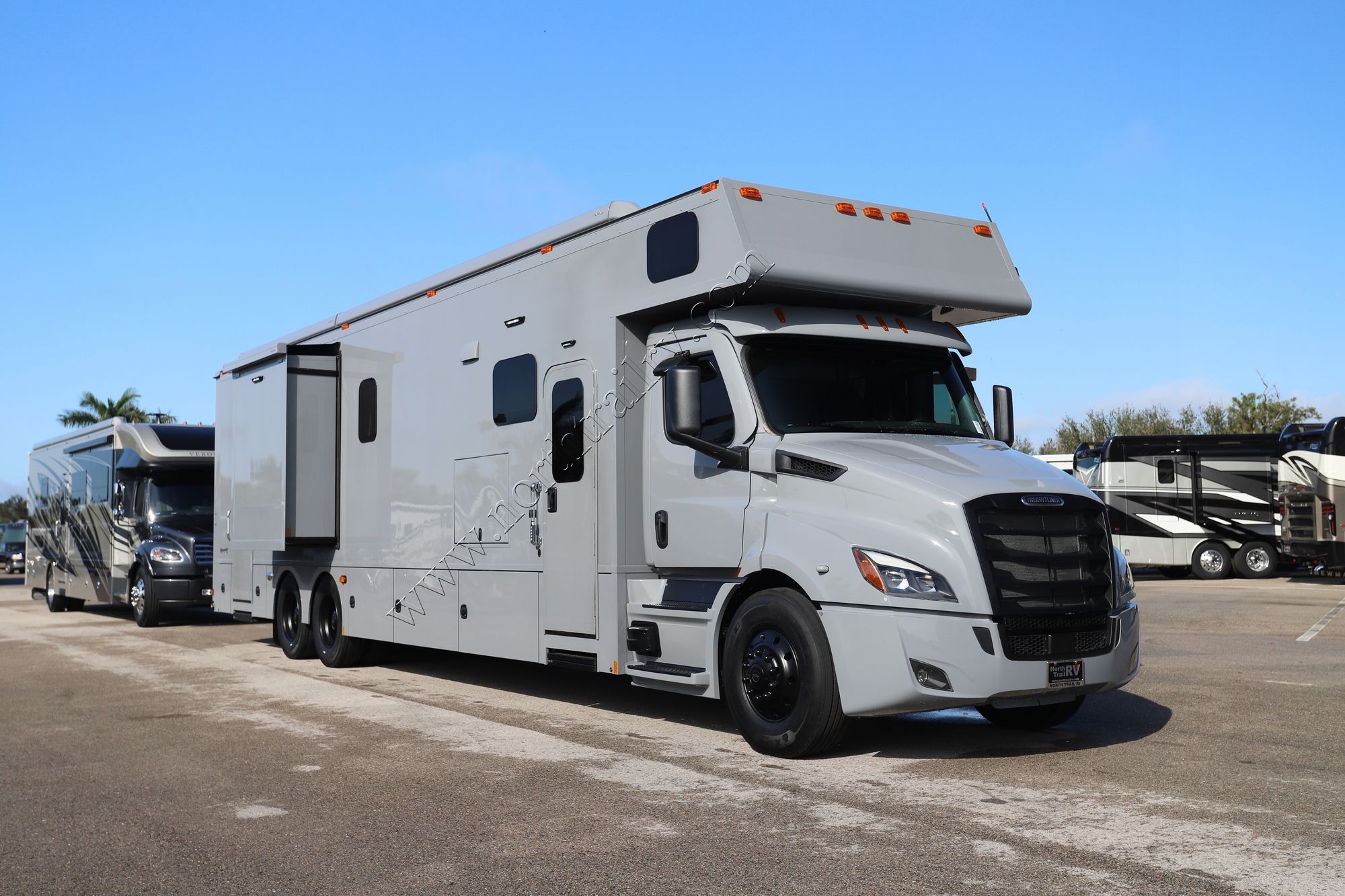 New 2025 Renegade Rv Classic Garage 2609 Super C  For Sale