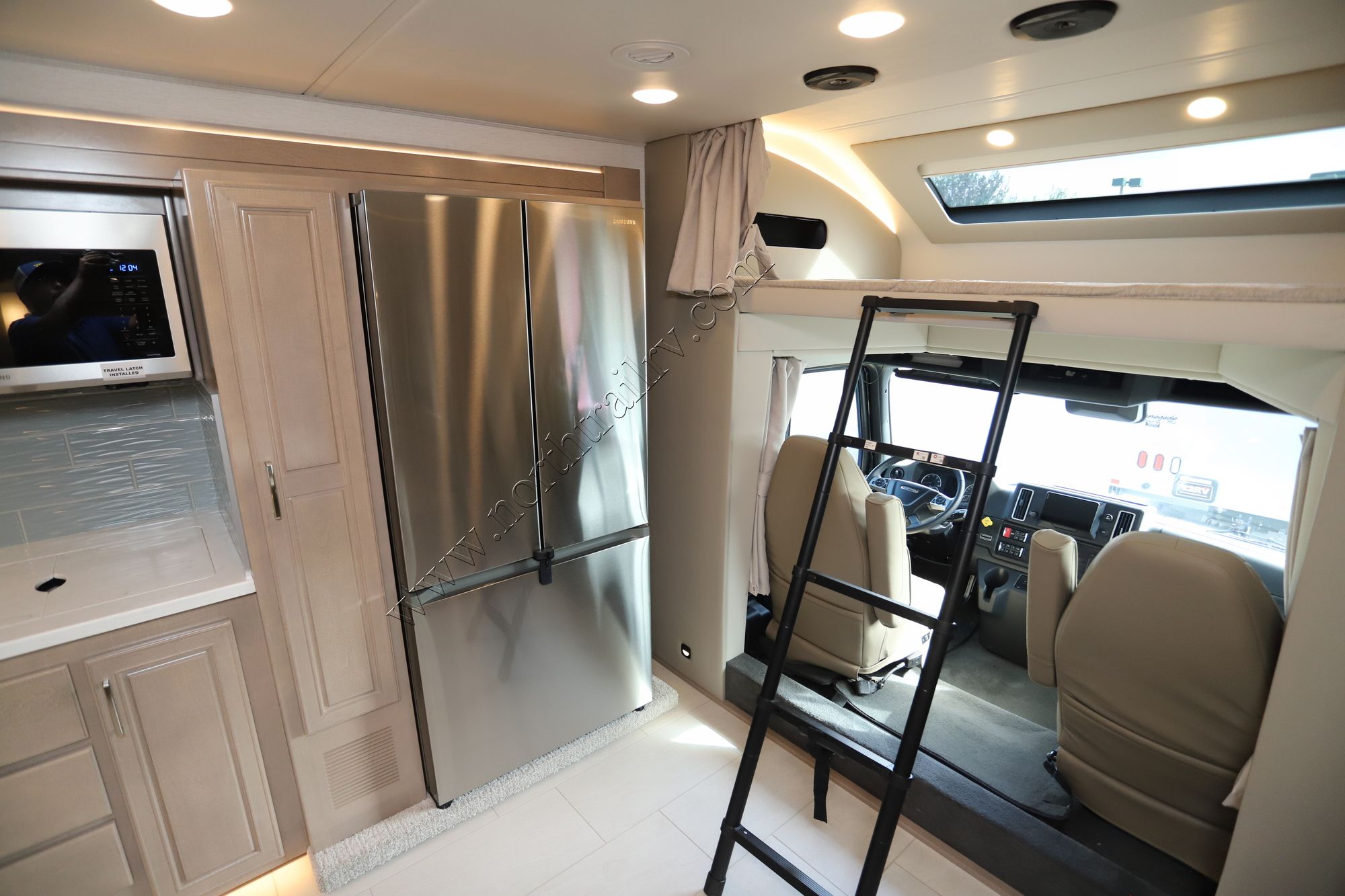 New 2025 Renegade Rv Verona Le 40LRB Super C  For Sale