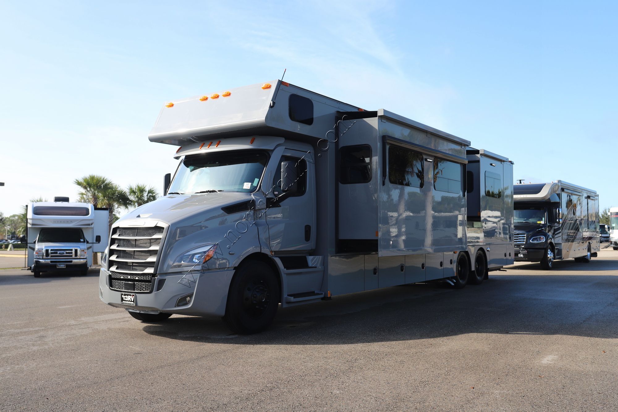 New 2025 Renegade Rv Classic Garage 2609 Super C  For Sale