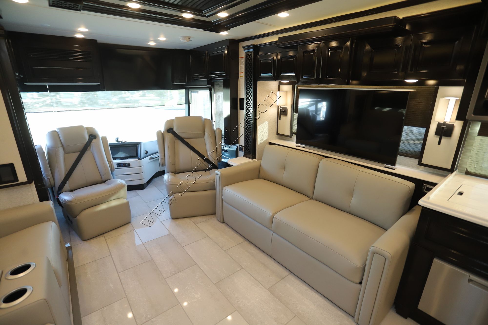 New 2025 Newmar London Aire 4595 Class A  For Sale