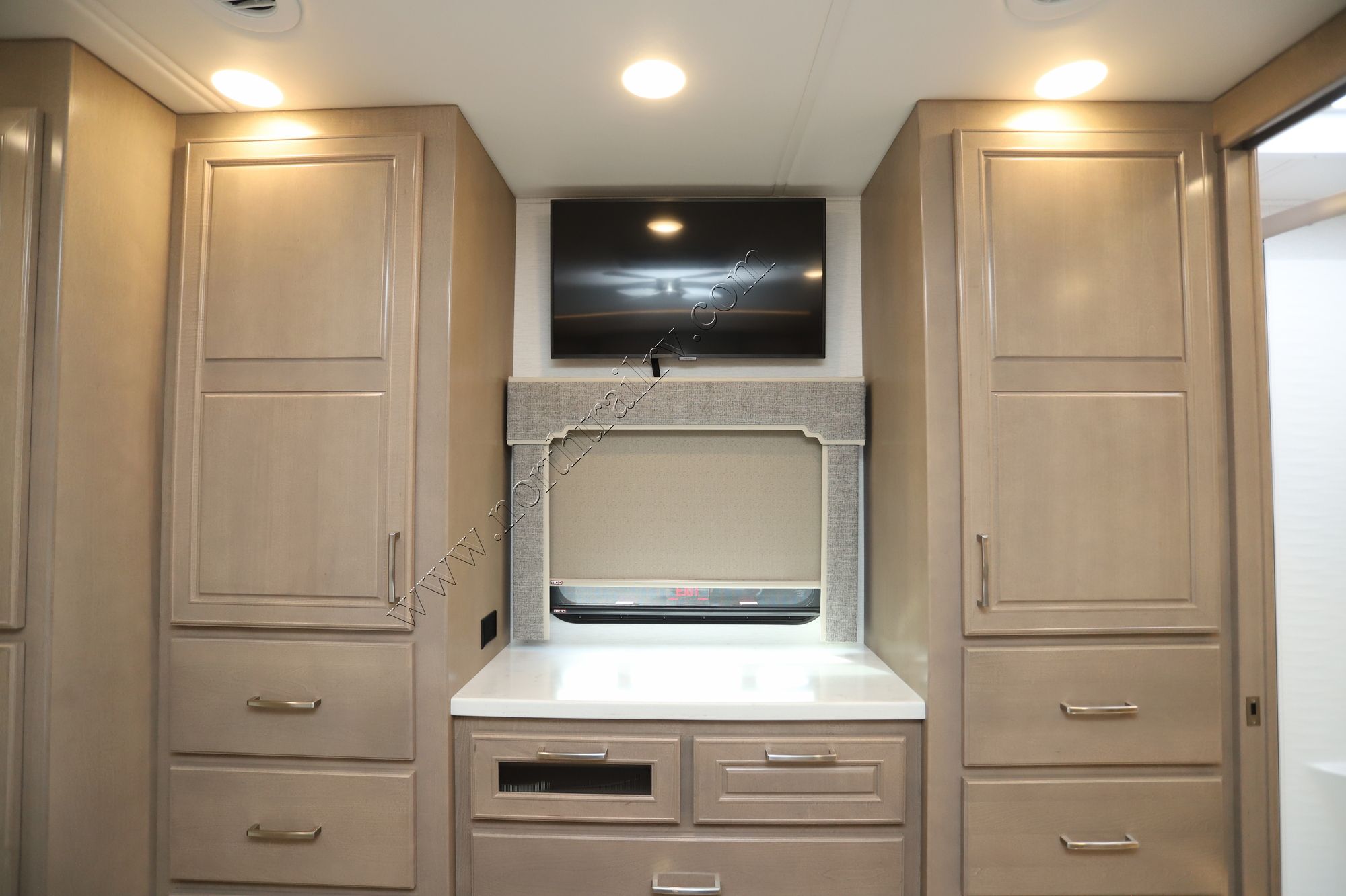 New 2025 Renegade Rv Verona Le 40LRB Super C  For Sale