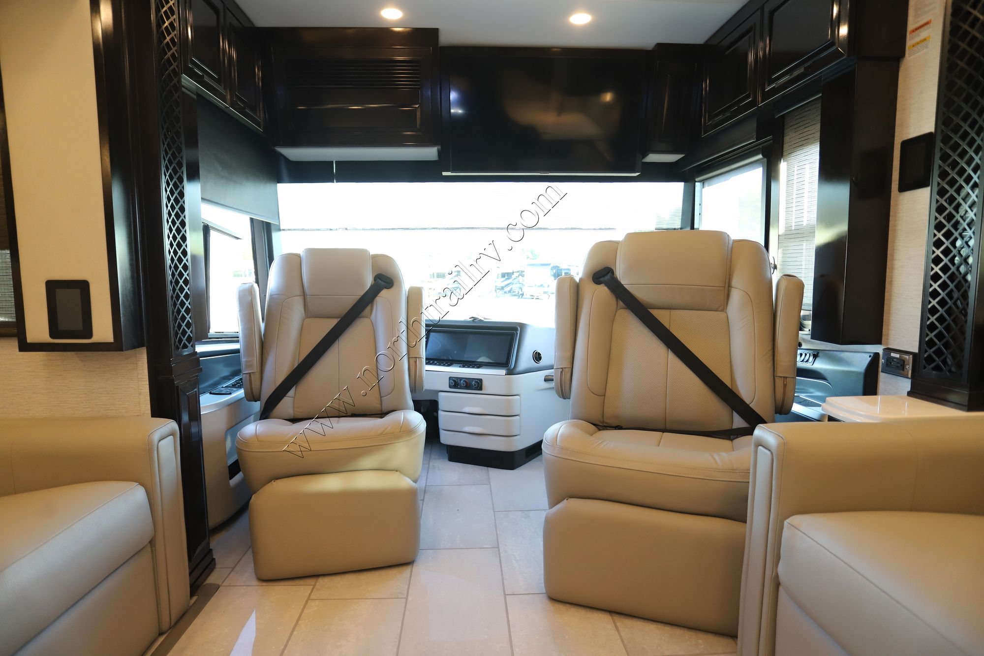 New 2025 Newmar London Aire 4595 Class A  For Sale