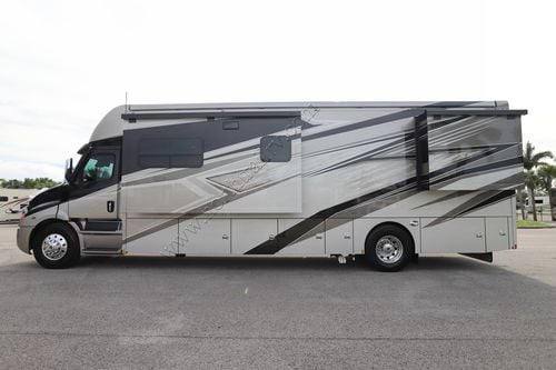 2025 Renegade Rv Explorer 38EMB