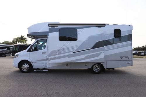 2025 Renegade Rv Vienna 25DLC