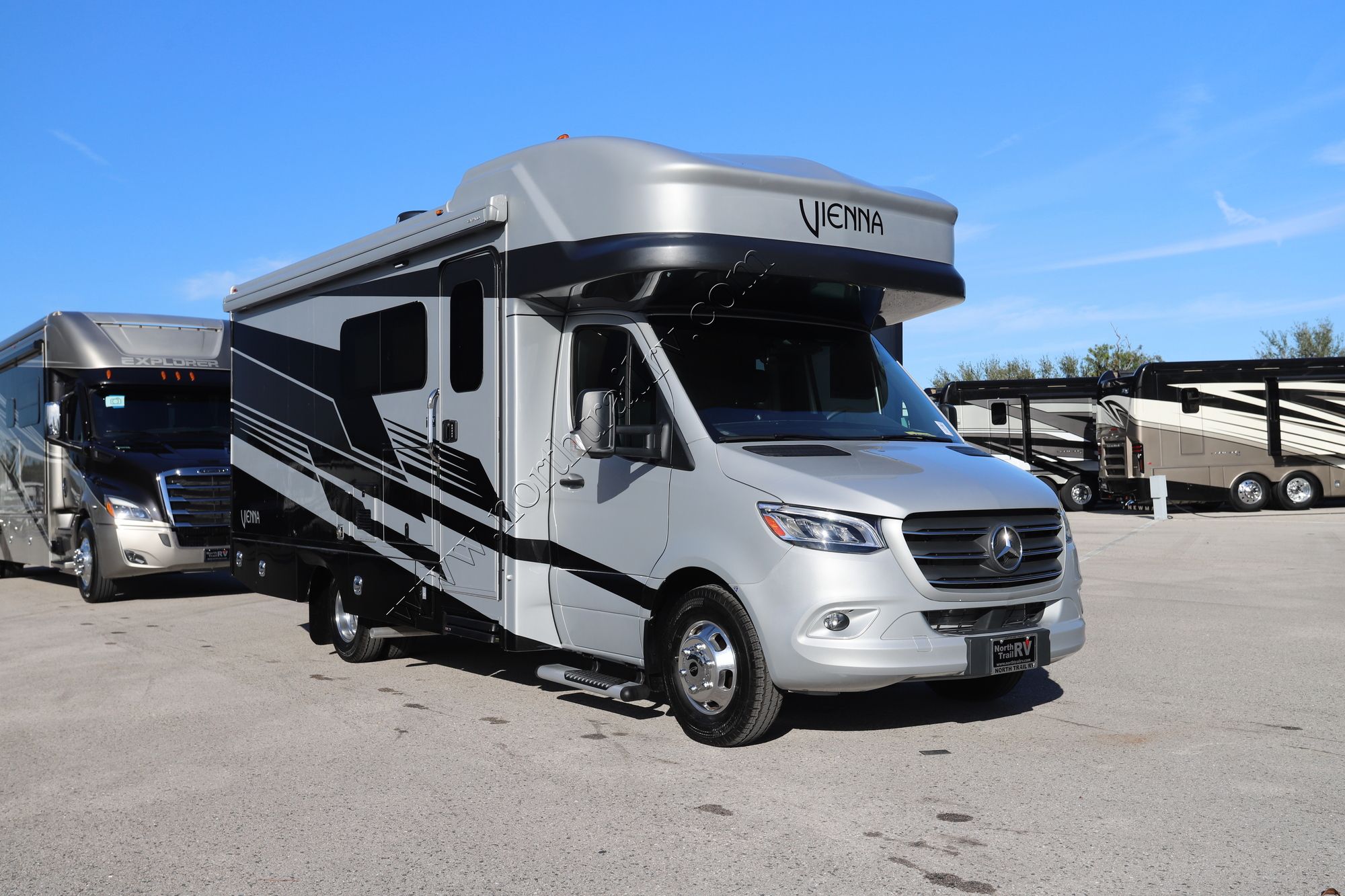 New 2025 Renegade Rv Vienna 25RMC Class C  For Sale