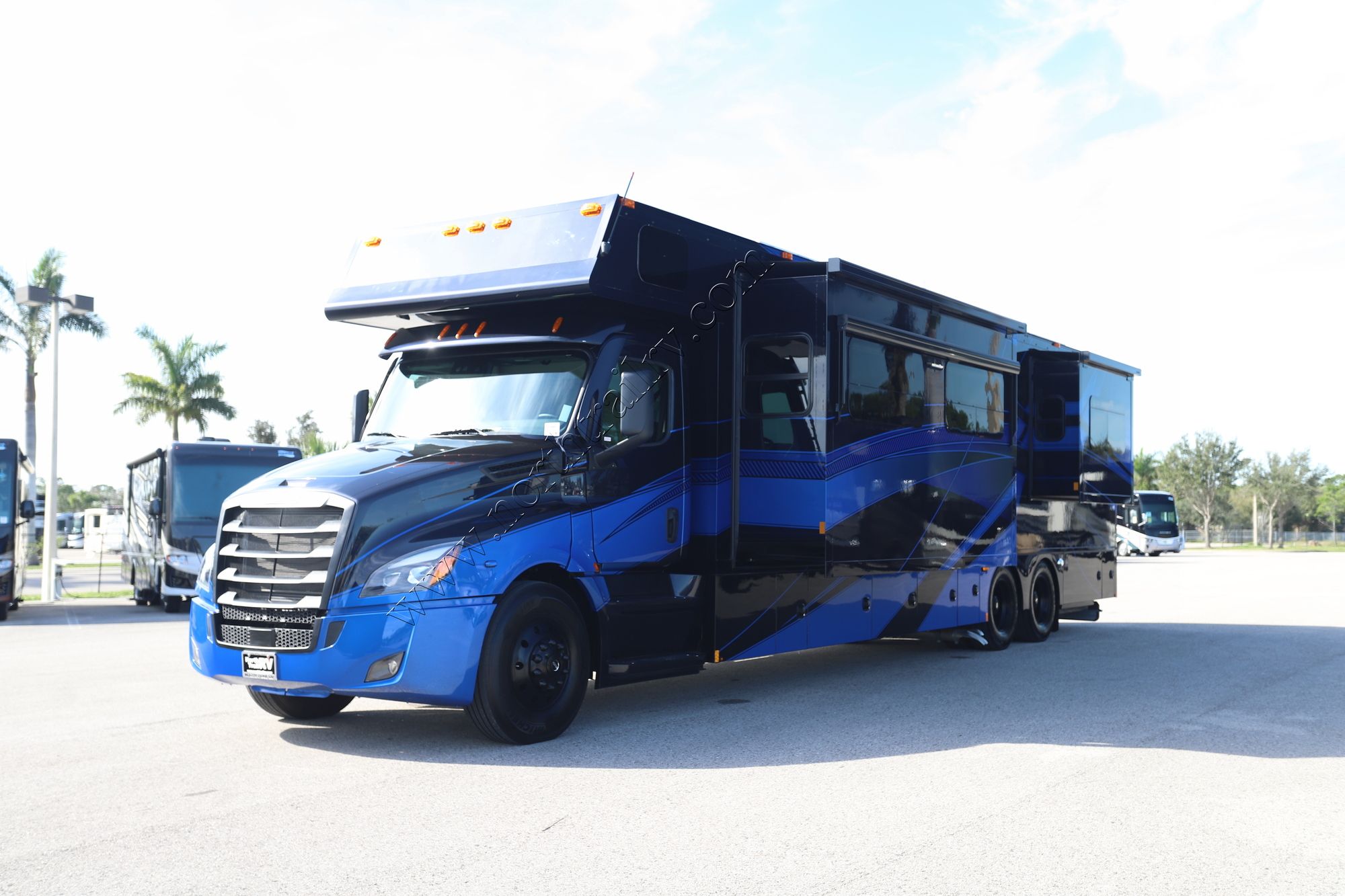 New 2025 Renegade Rv Classic 45CBF Super C  For Sale