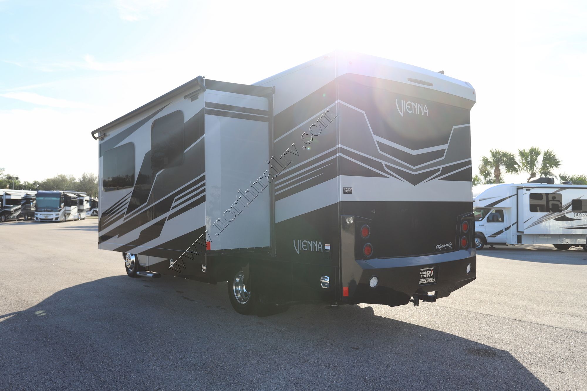 New 2025 Renegade Rv Vienna 25RMC Class C  For Sale