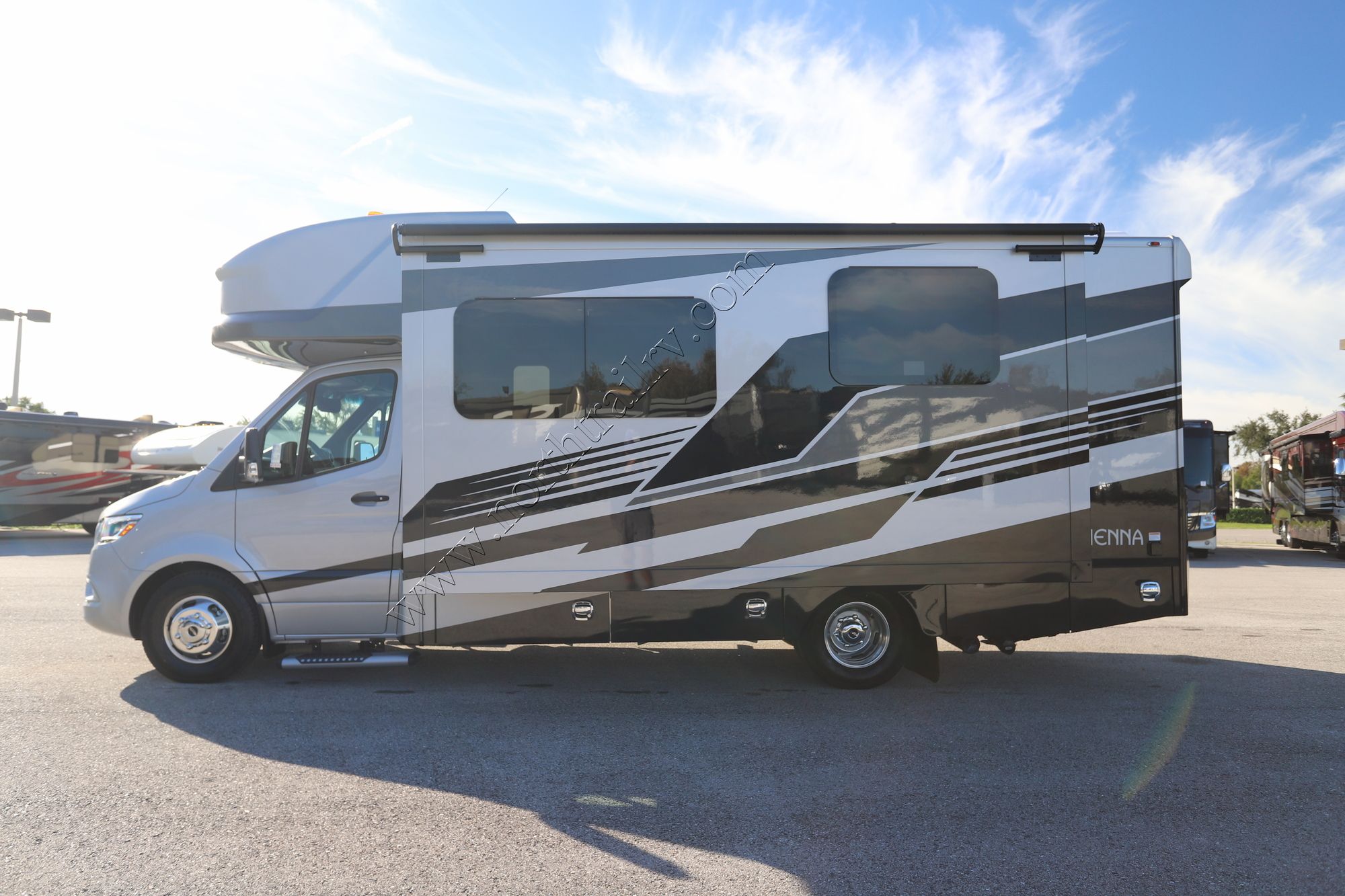 New 2025 Renegade Rv Vienna 25RMC Class C  For Sale