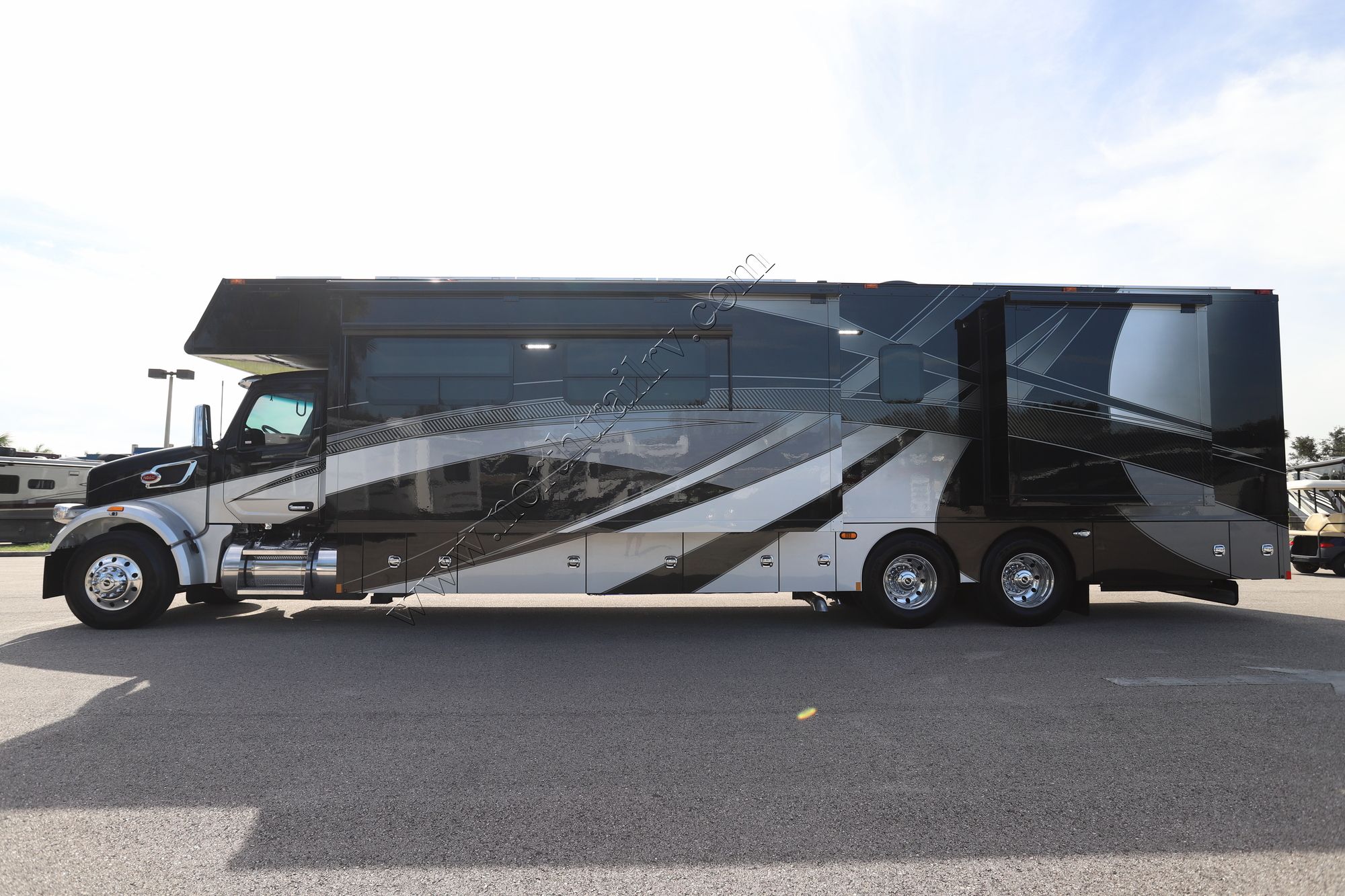 New 2025 Renegade Rv Classic 45CMR Super C  For Sale