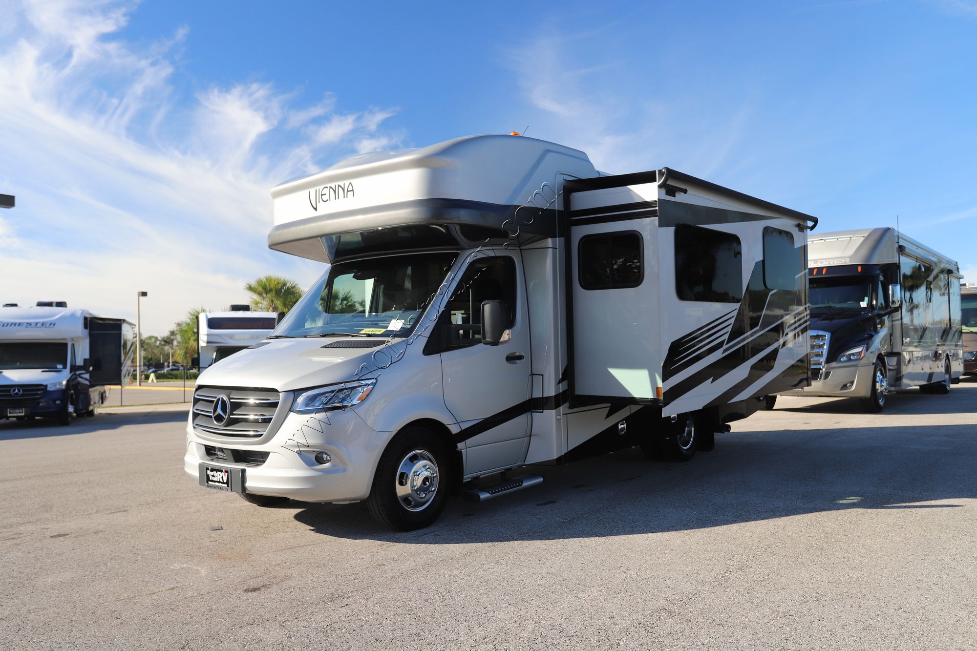 New 2025 Renegade Rv Vienna 25RMC Class C  For Sale