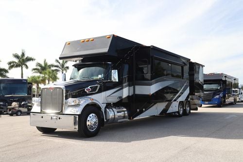 2025 Renegade Rv Classic 45CMR