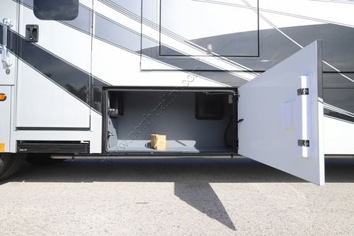 2025 Renegade Rv Classic 45CMR