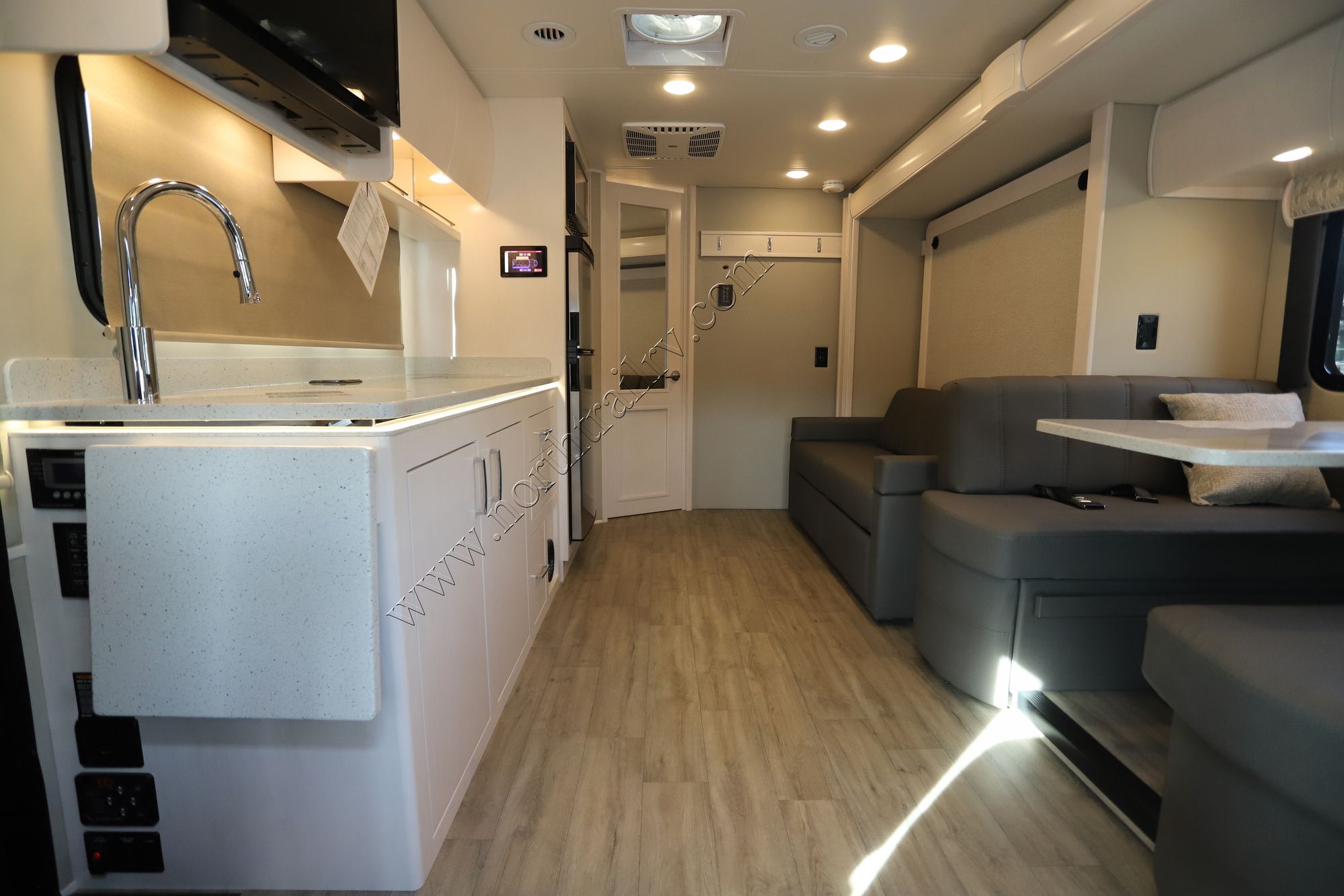 New 2025 Renegade Rv Vienna 25RML Class C  For Sale