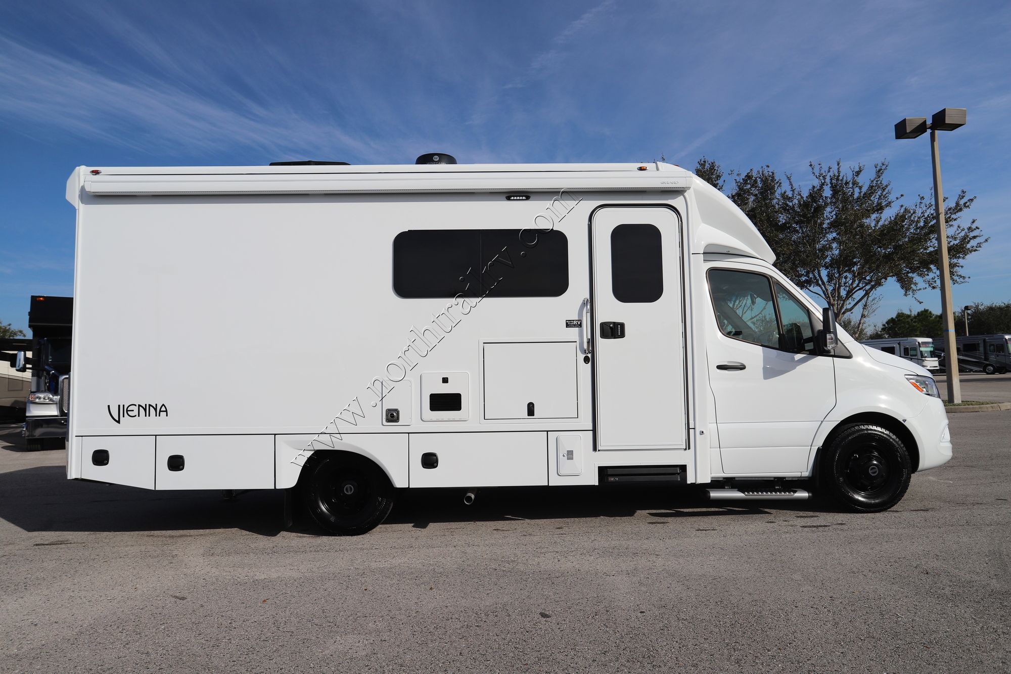 New 2025 Renegade Rv Vienna 25RML Class C  For Sale