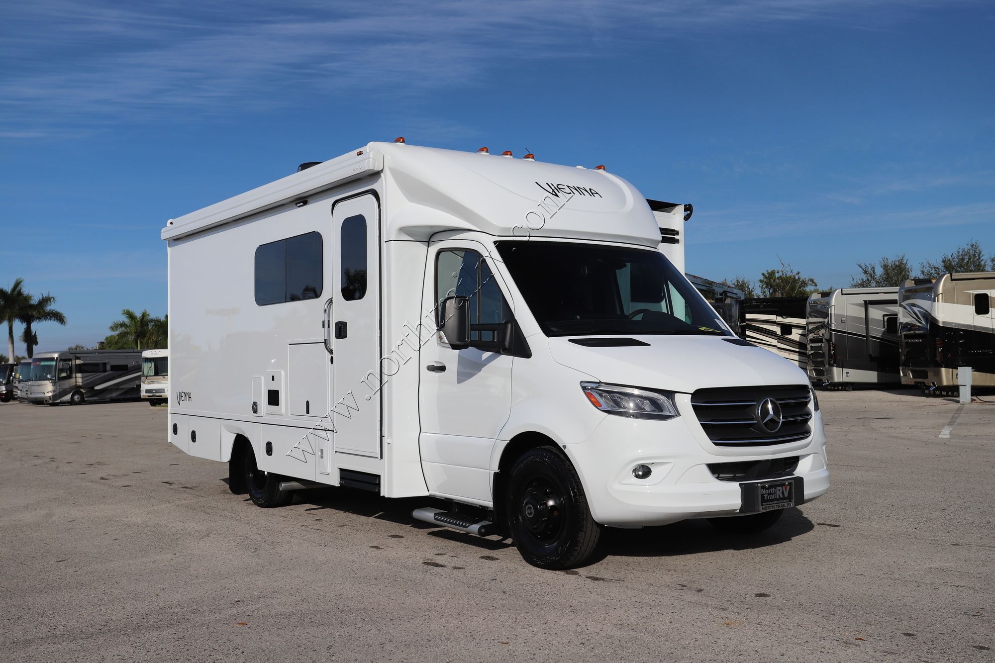 New 2025 Renegade Rv Vienna 25RML Class C  For Sale