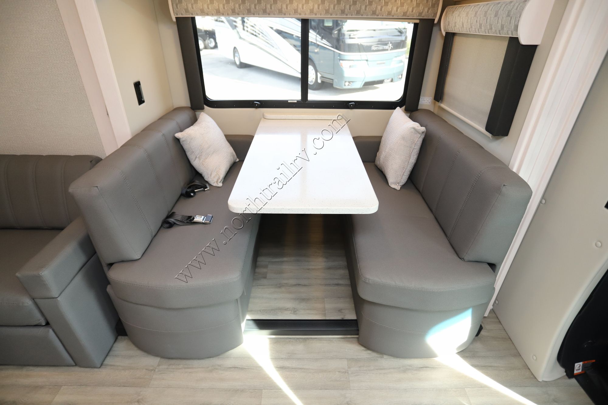 New 2025 Renegade Rv Vienna 25RML Class C  For Sale