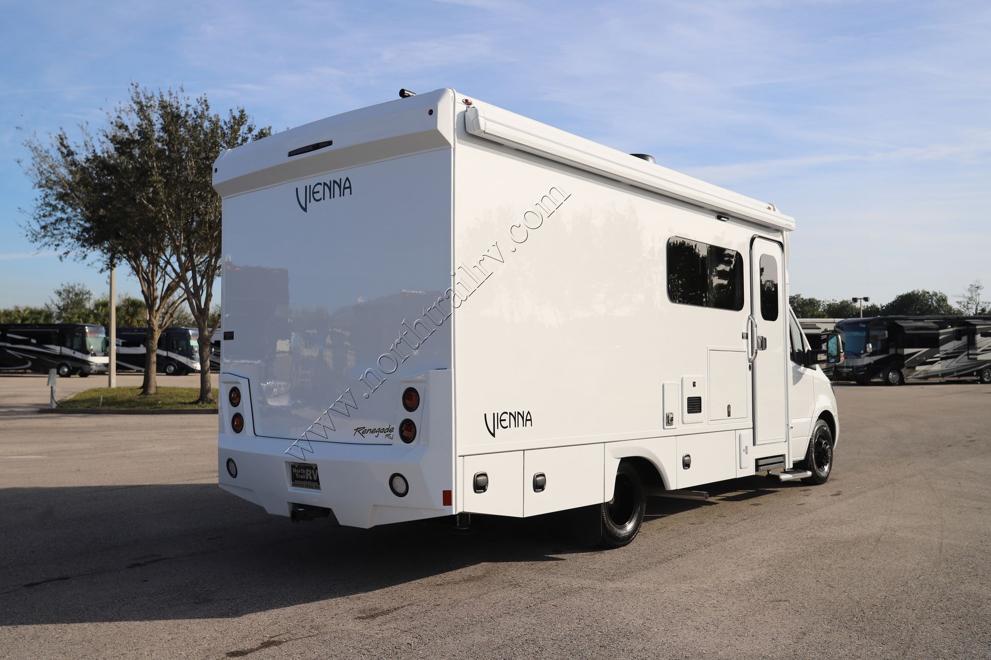 New 2025 Renegade Rv Vienna 25RML Class C  For Sale