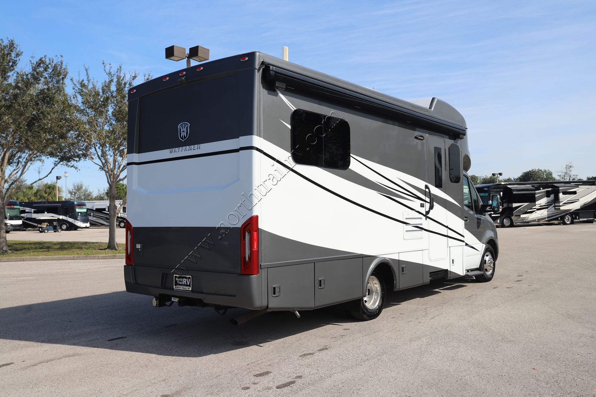 New 2024 Tiffin Motor Homes Wayfarer 25RLW Class C  For Sale