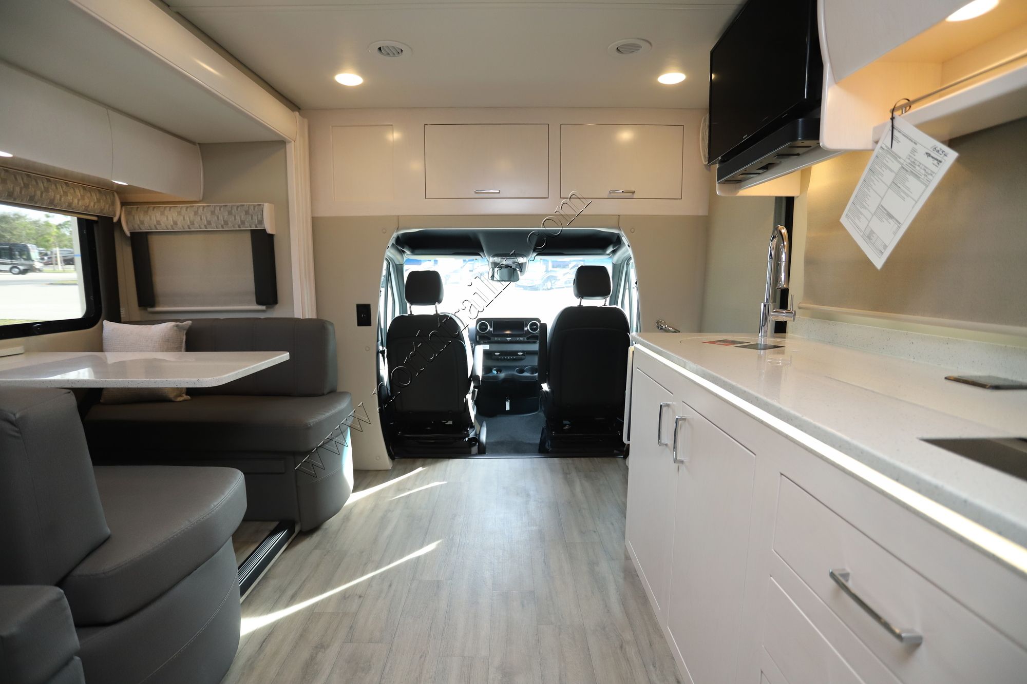 New 2025 Renegade Rv Vienna 25RML Class C  For Sale