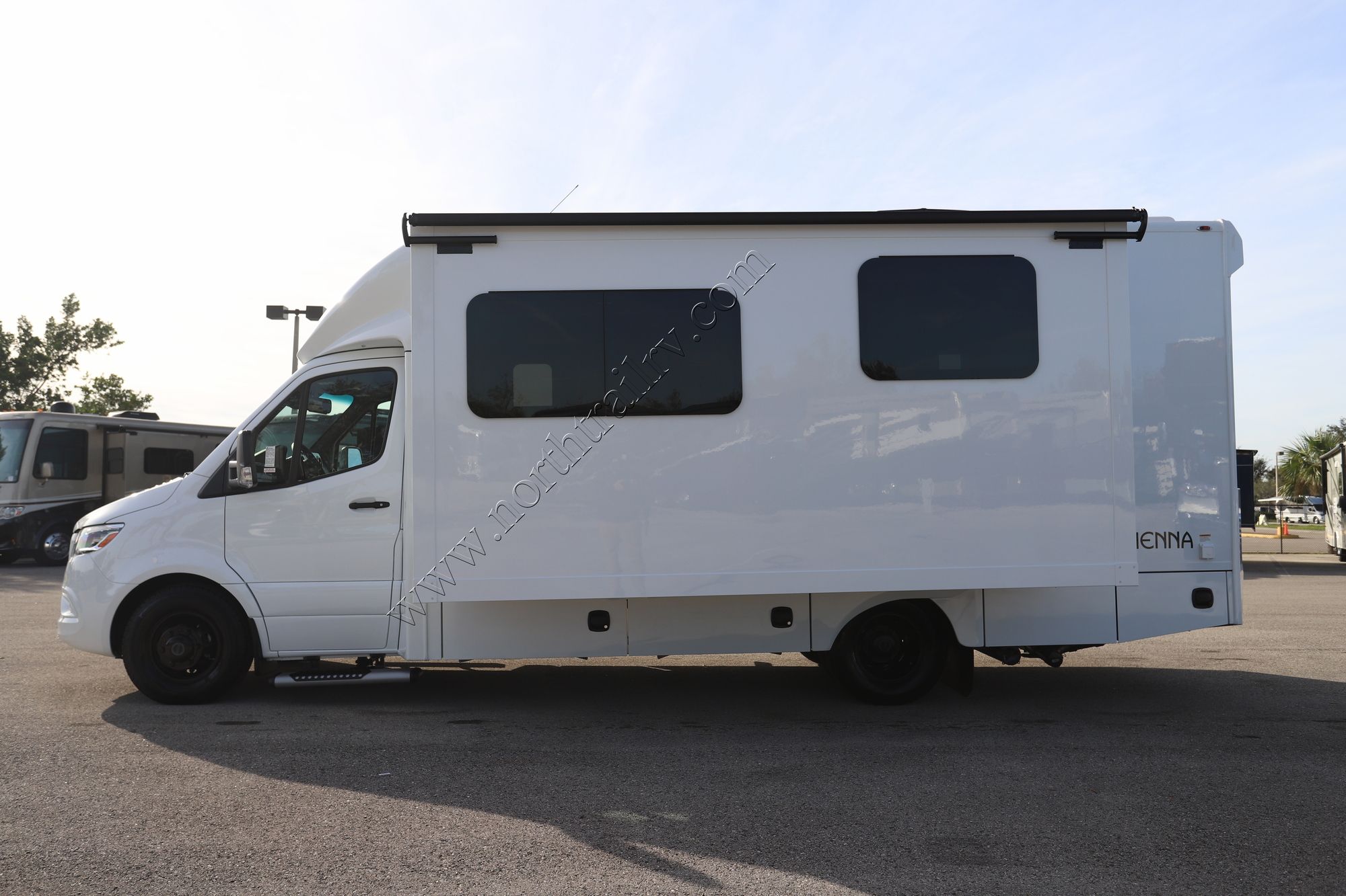 New 2025 Renegade Rv Vienna 25RML Class C  For Sale