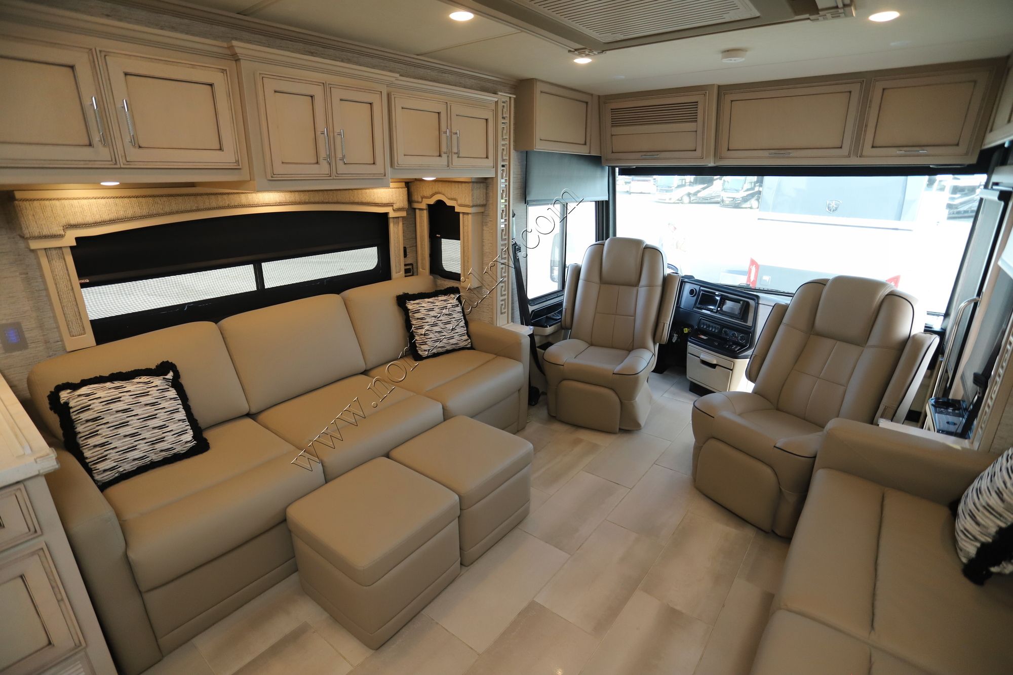 Used 2021 Newmar Ventana 4002 Class A  For Sale