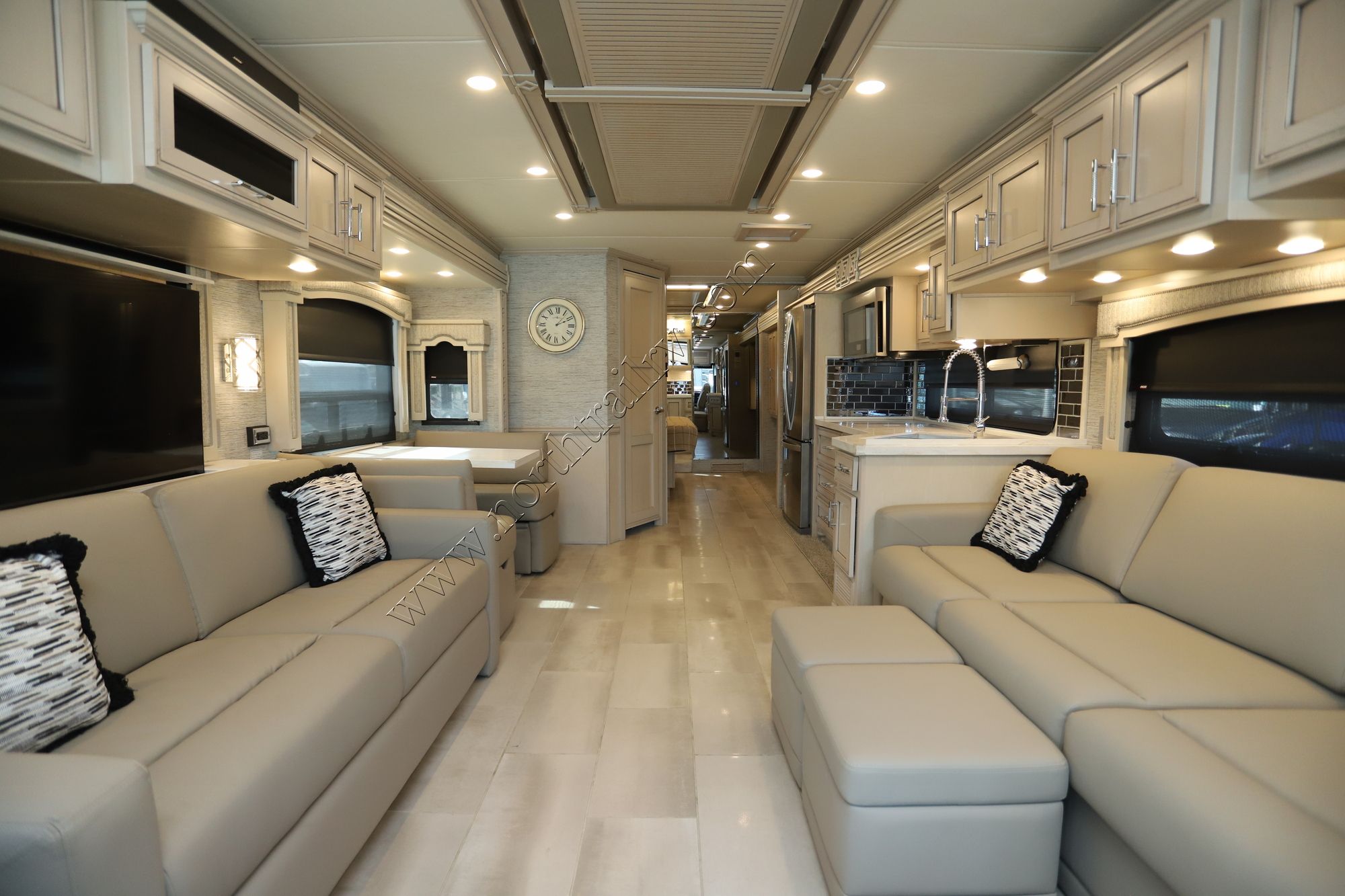 Used 2021 Newmar Ventana 4002 Class A  For Sale