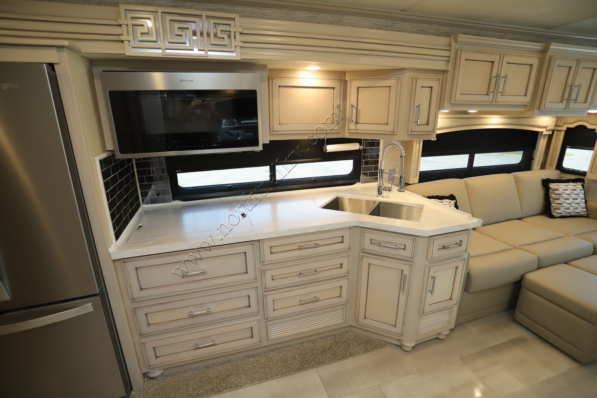 Used 2021 Newmar Ventana 4002 Class A  For Sale