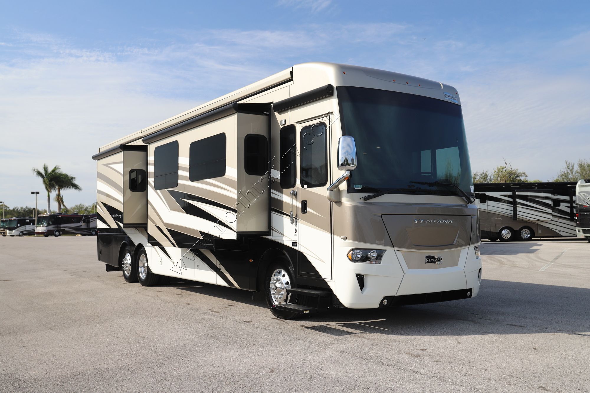 Used 2021 Newmar Ventana 4002 Class A  For Sale