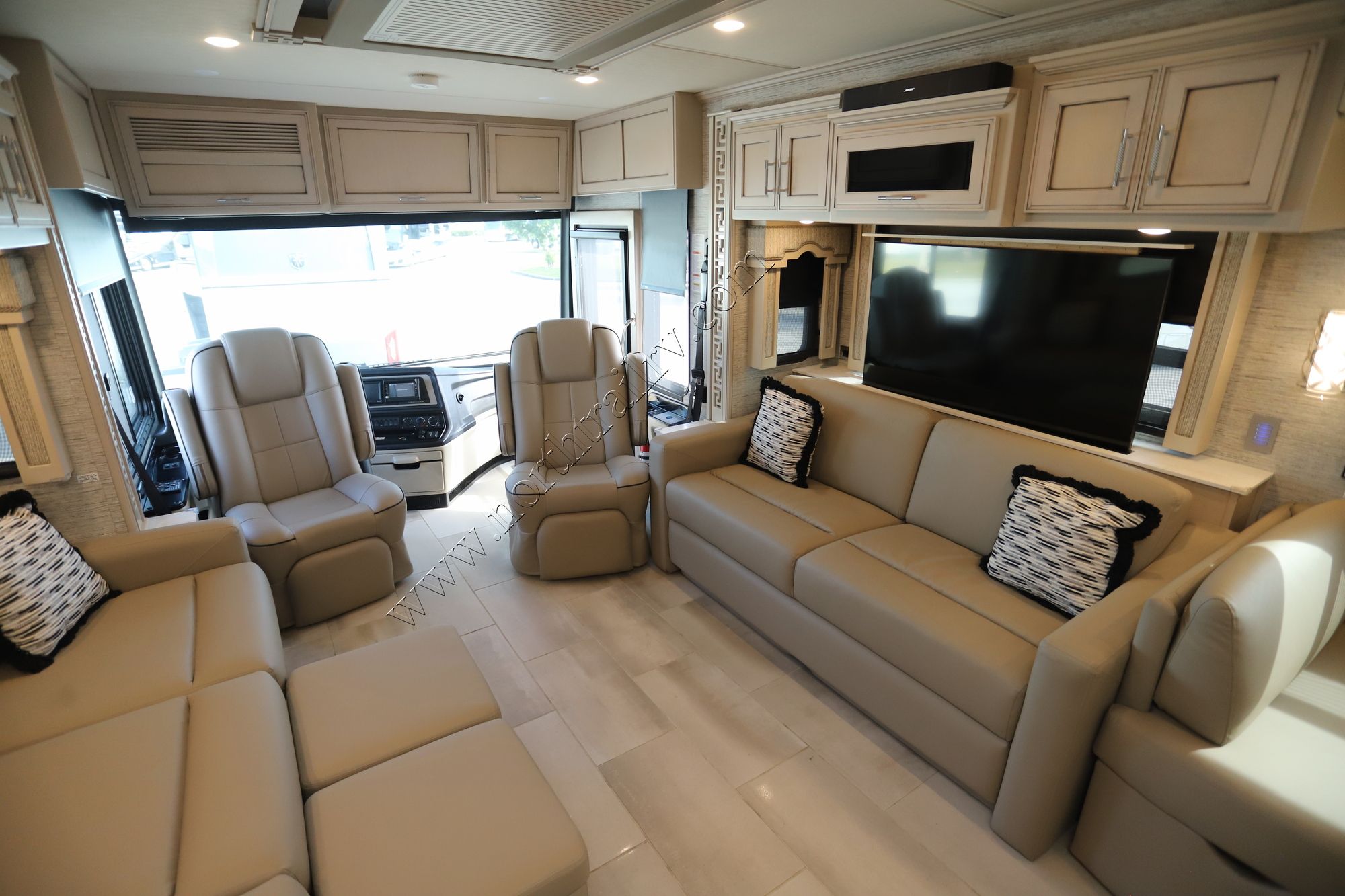 Used 2021 Newmar Ventana 4002 Class A  For Sale