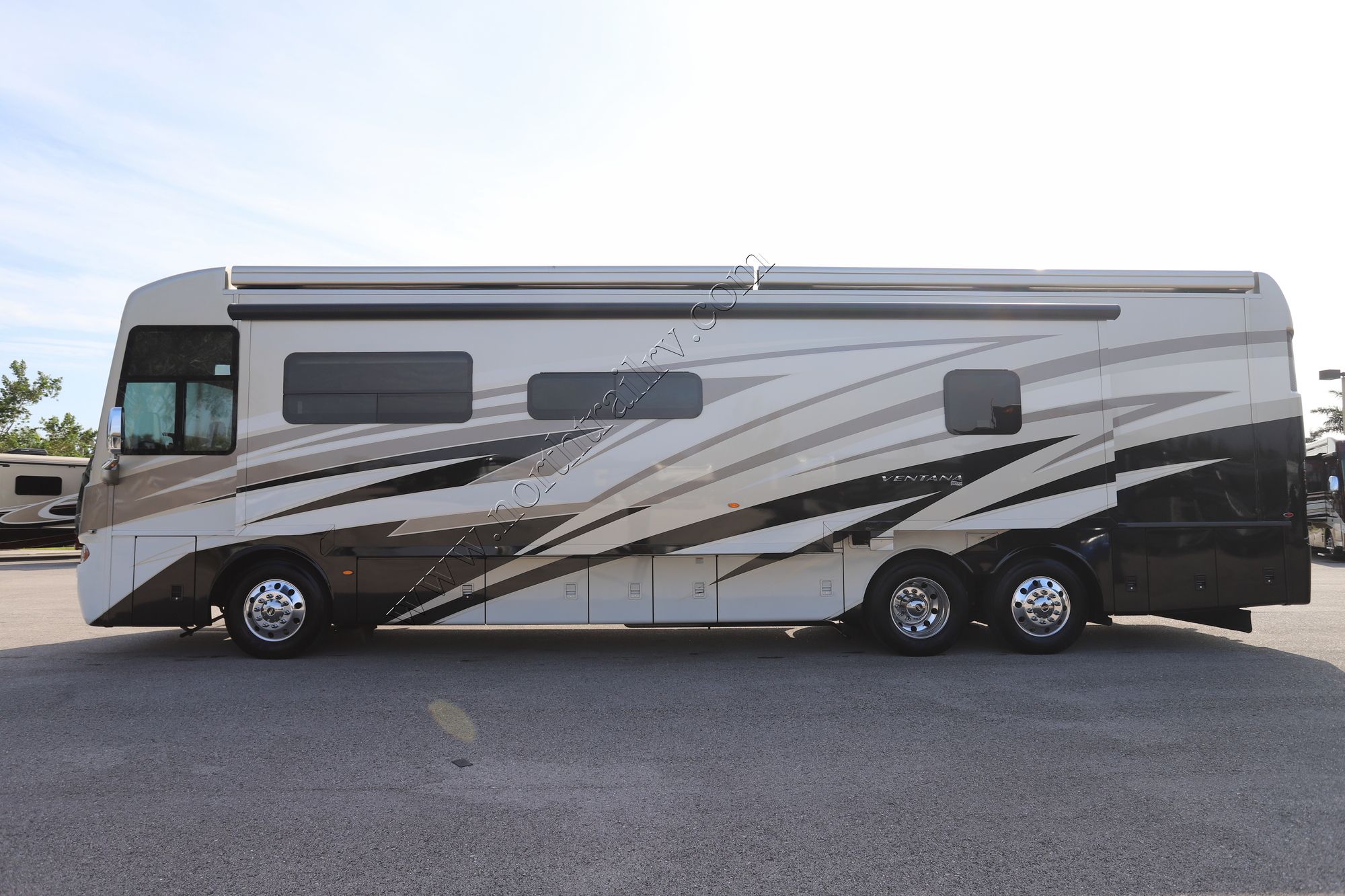 Used 2021 Newmar Ventana 4002 Class A  For Sale