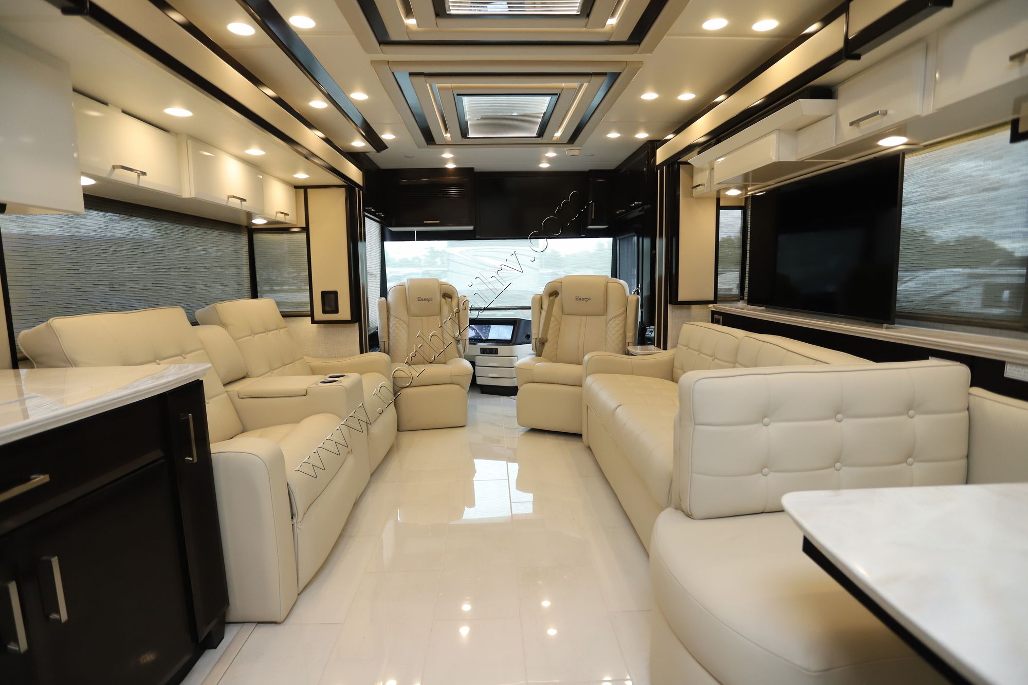 New 2025 Newmar Essex 4521 Class A  For Sale