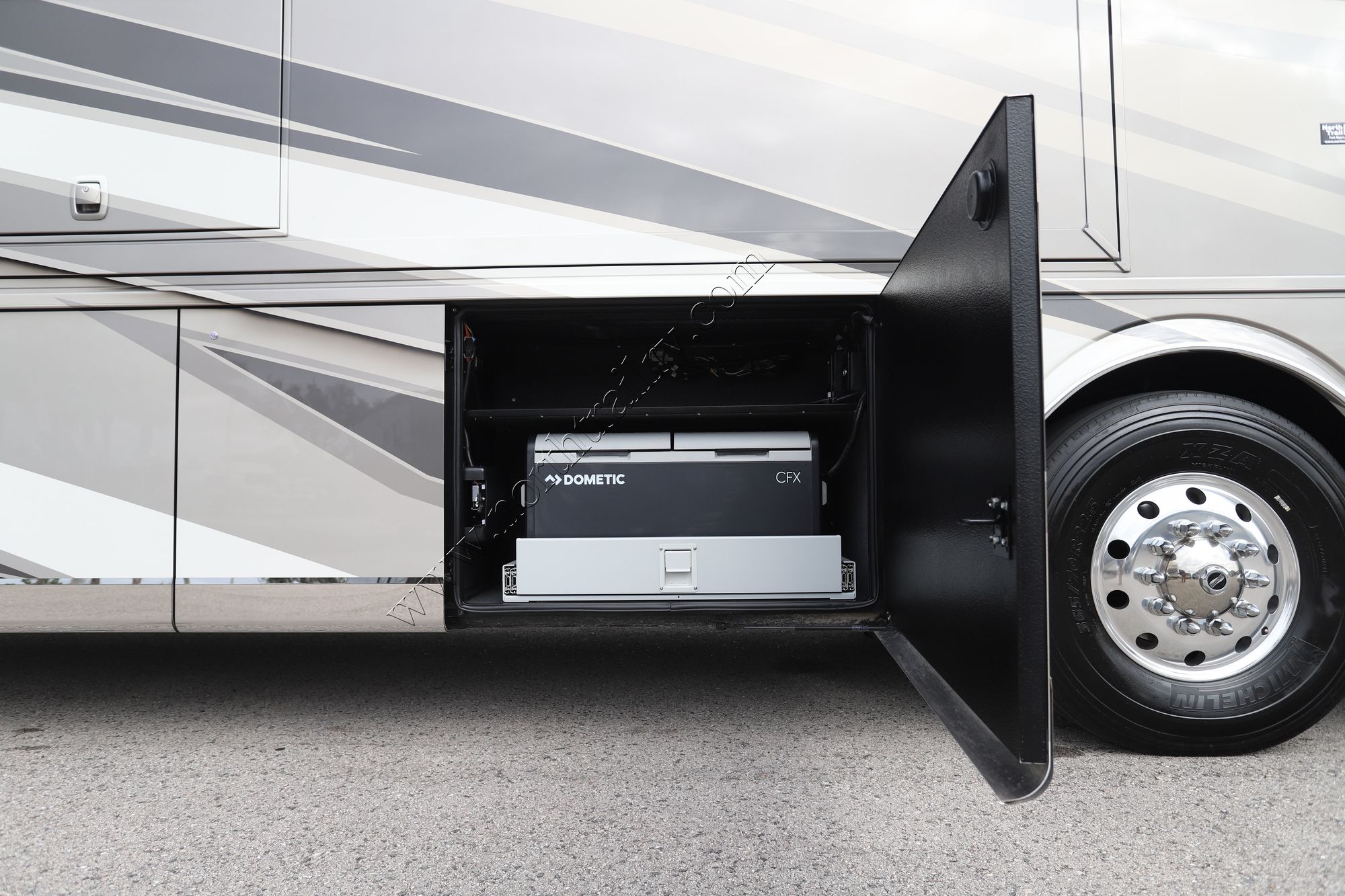New 2025 Newmar Essex 4521 Class A  For Sale
