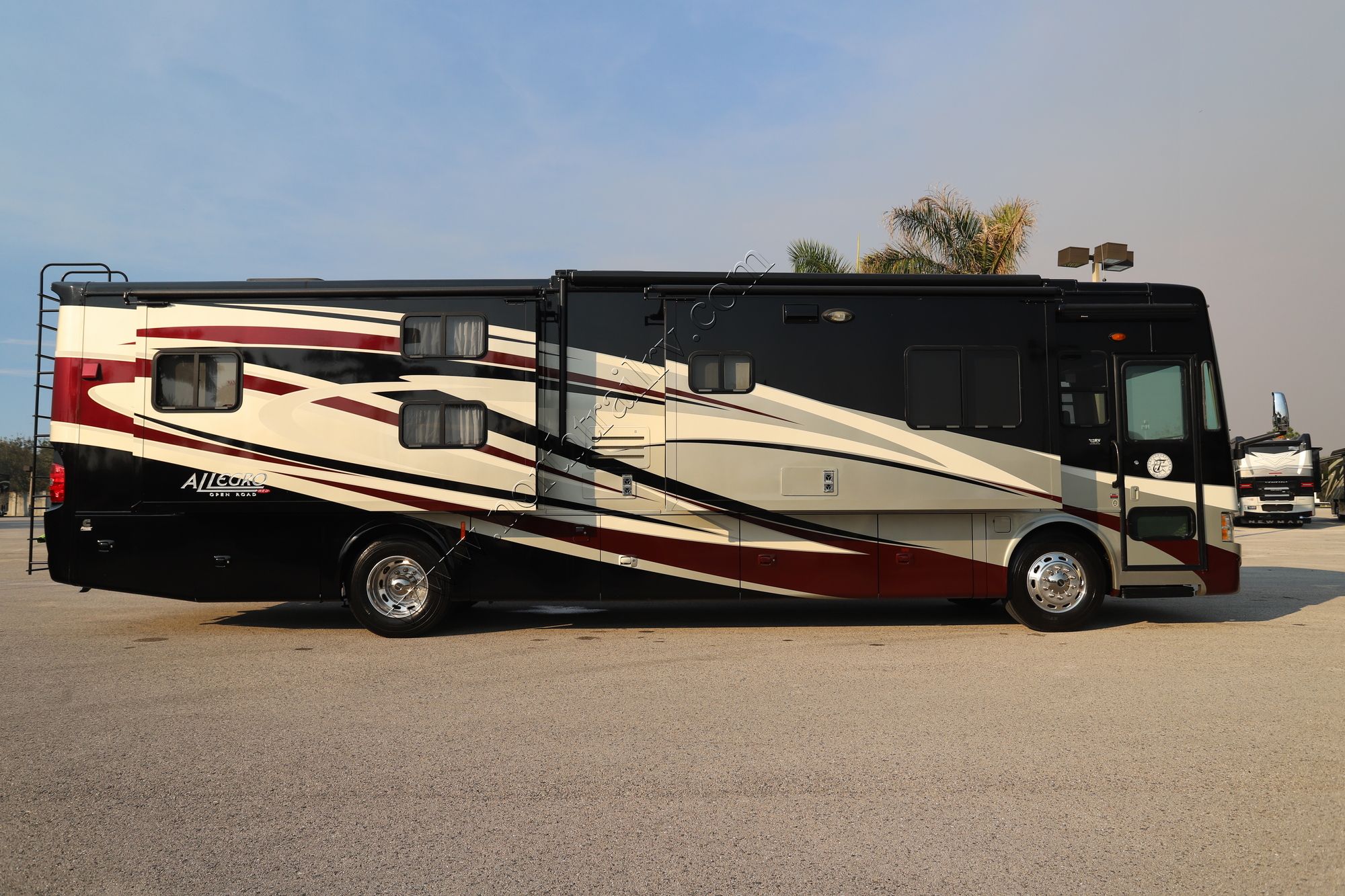 Used 2014 Tiffin Motor Homes Allegro Red 38QBA Class A  For Sale