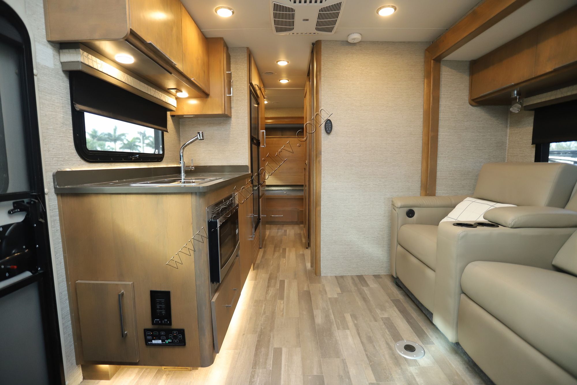 Used 2020 Tiffin Motor Homes Wayfarer 24QW Class C  For Sale