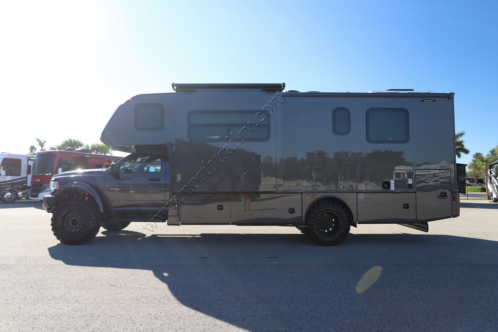 New 2025 Dynamax Isata 5 28SS Super C  For Sale