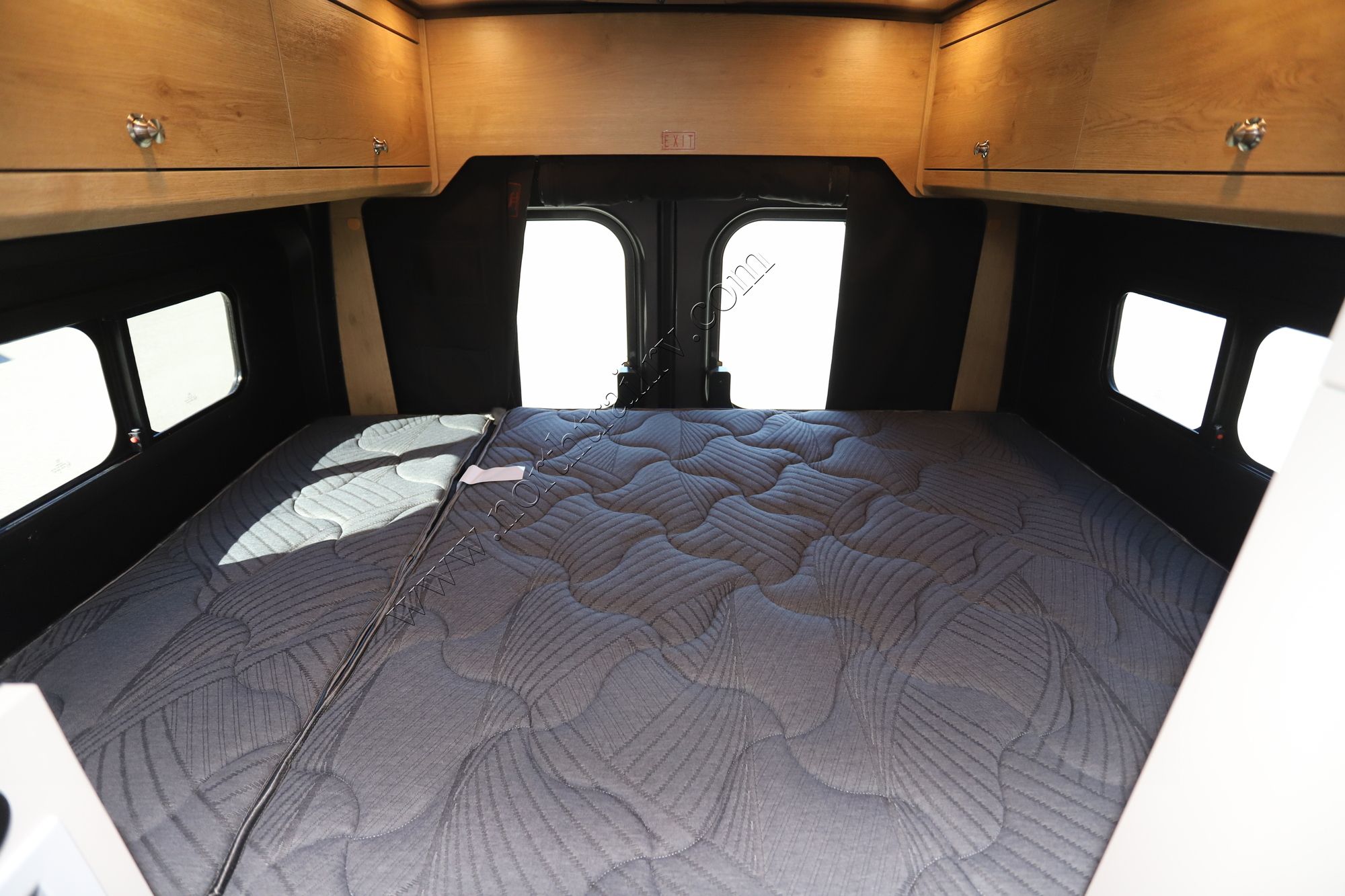 2025 Airstream Rangeline RGN 25 Class B New  For Sale