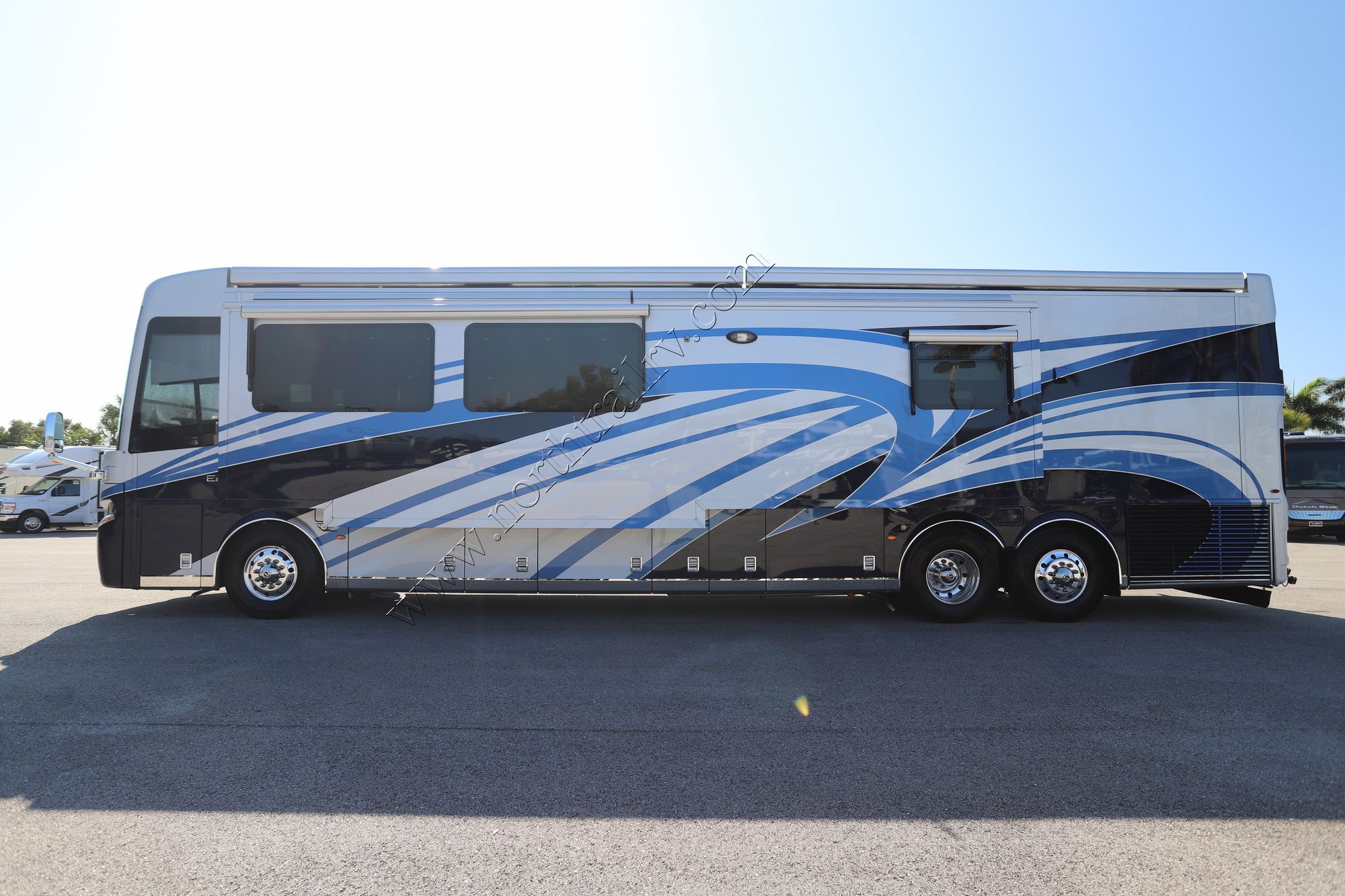 Used 2022 Newmar Essex 4551 Class A  For Sale