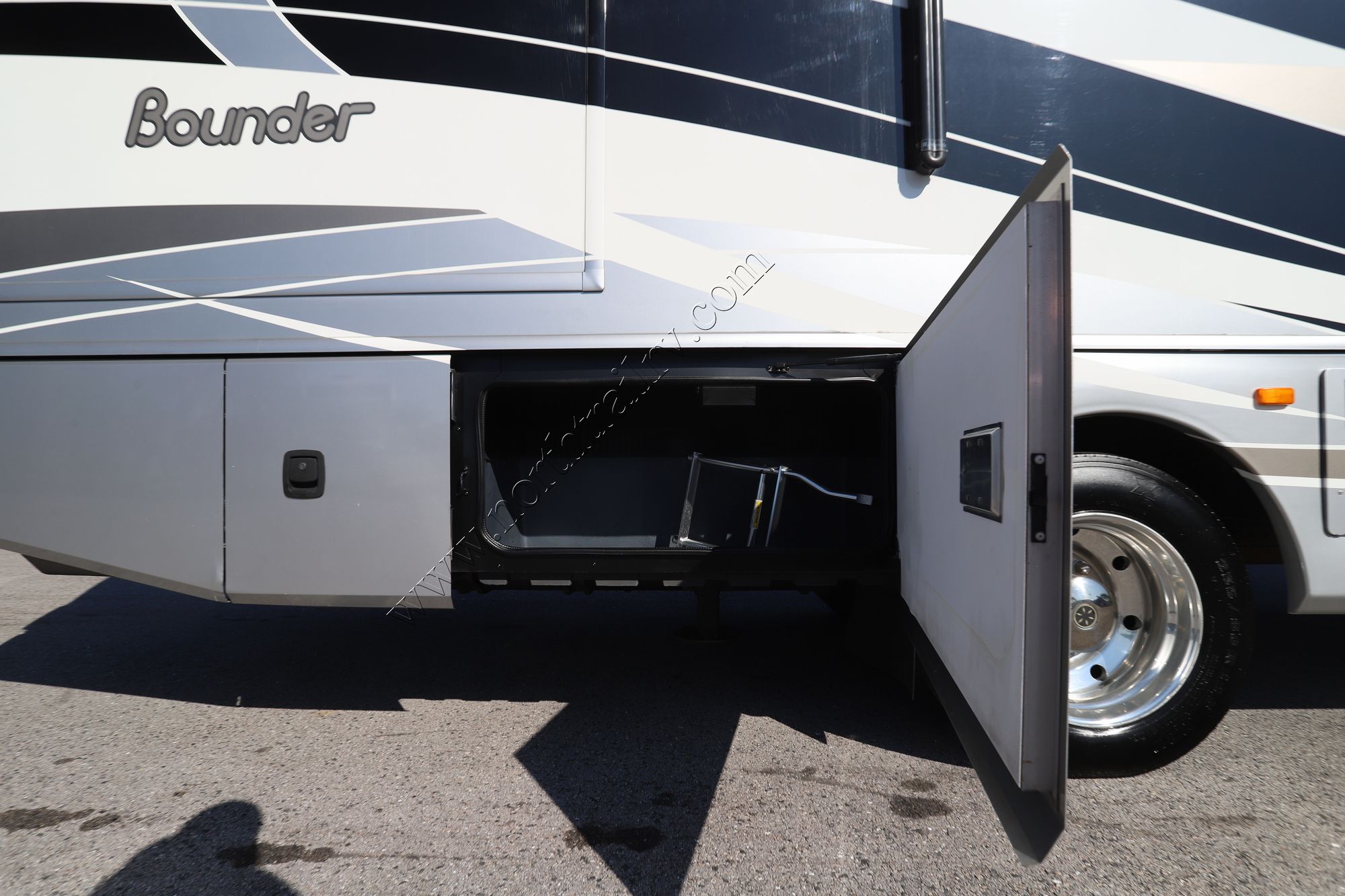 Used 2015 Fleetwood Bounder 33C Class A  For Sale