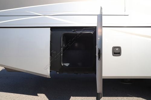 2015 Fleetwood Bounder 33C