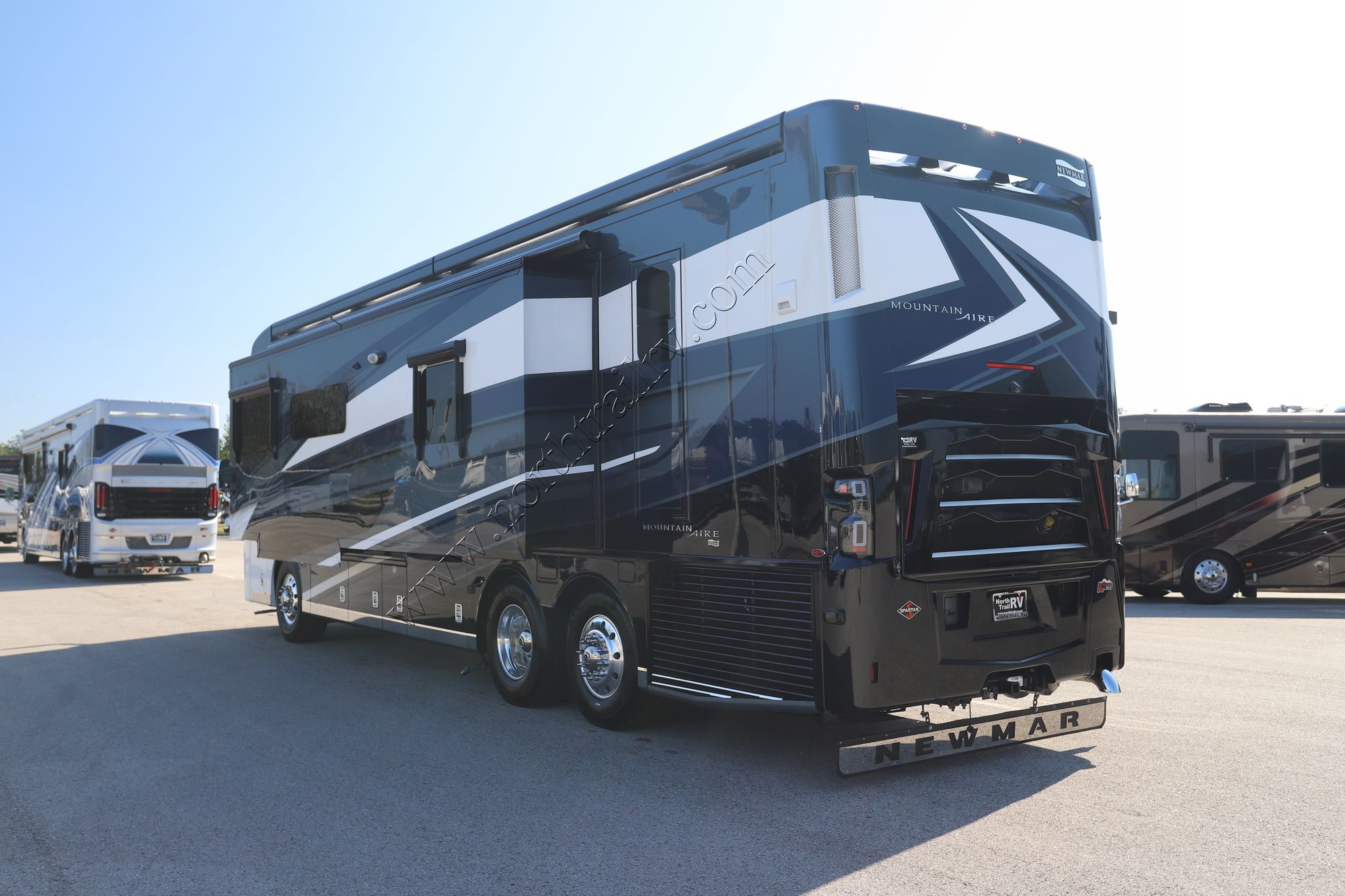 New 2025 Newmar Mountain Aire 3825 Class A  For Sale