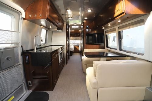 2023 Airstream Classic 33FB Travel Trailer