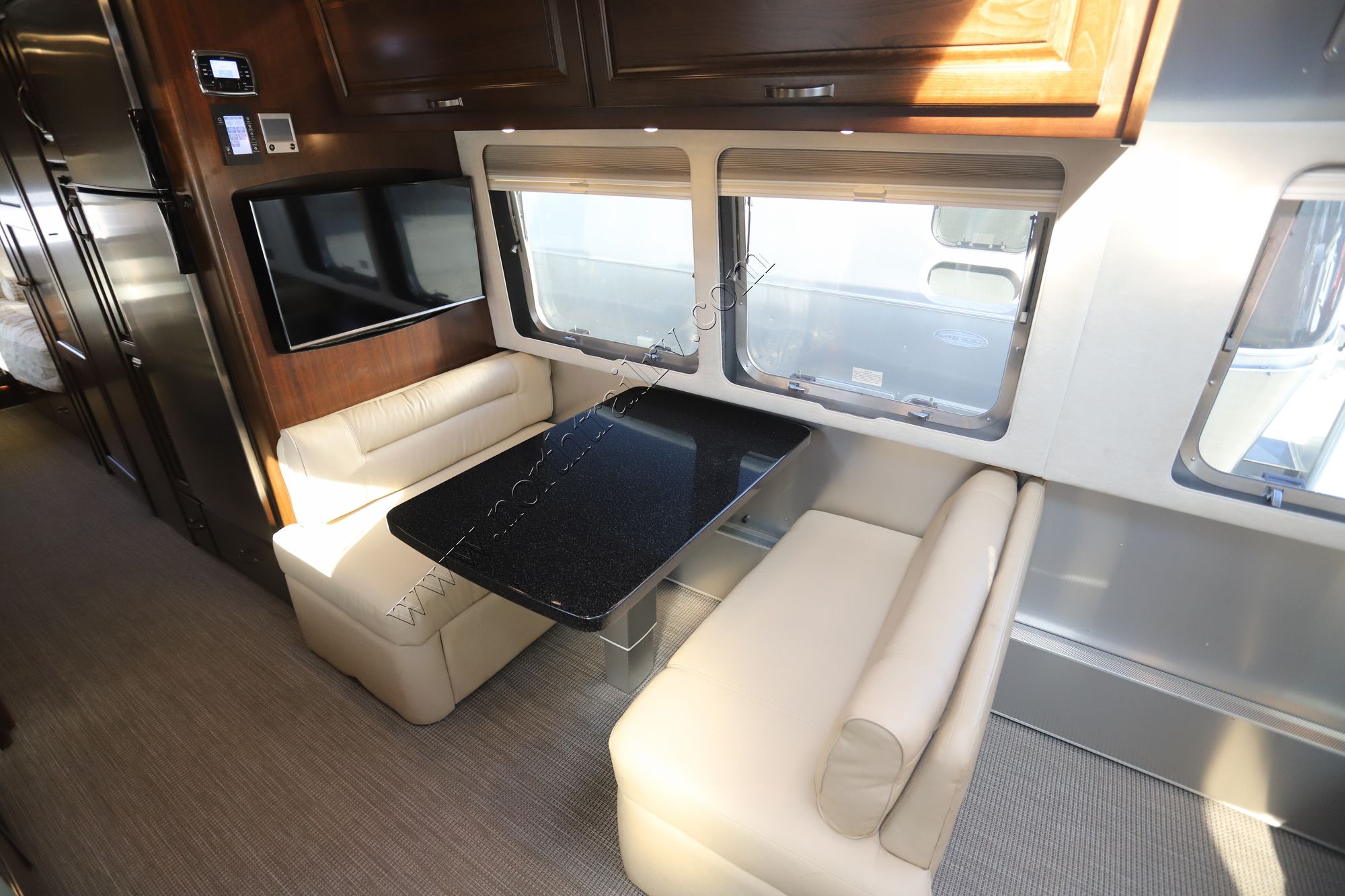 2023 Airstream Classic 33FB Travel Trailer Used  For Sale