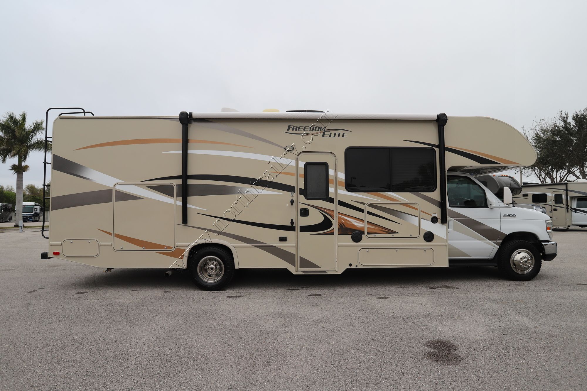 Used 2016 Thor Freedom Elite 29FE Class C  For Sale