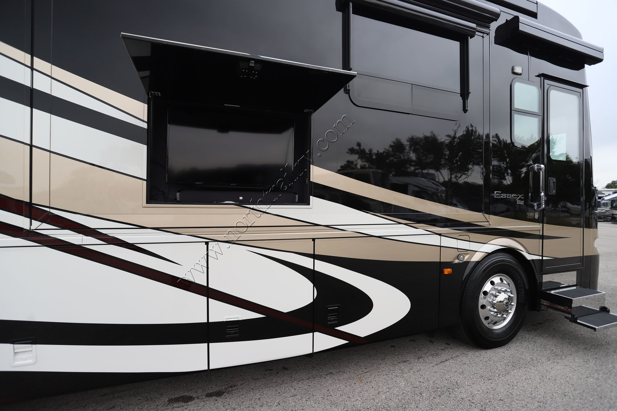 Used 2015 Newmar Essex 4503 Class A  For Sale